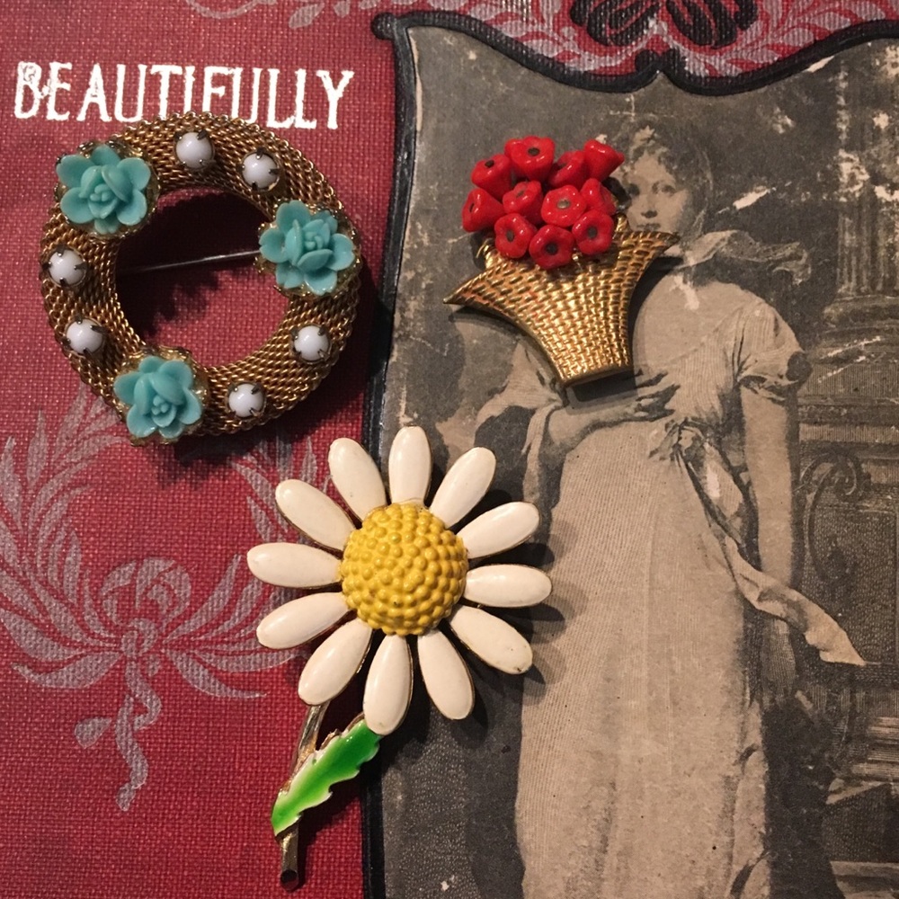 Bundle of 3 vintage floral pins
